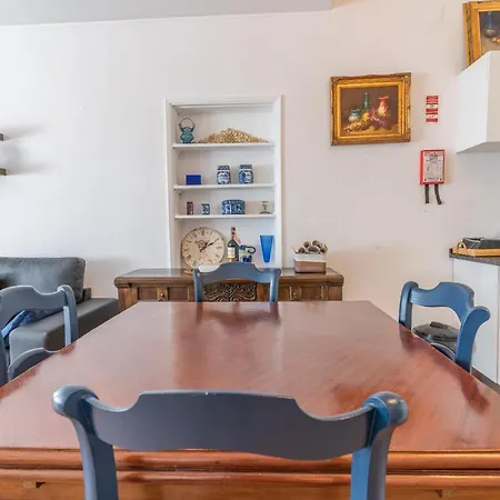 #059 T1 Praceta By Holidays *